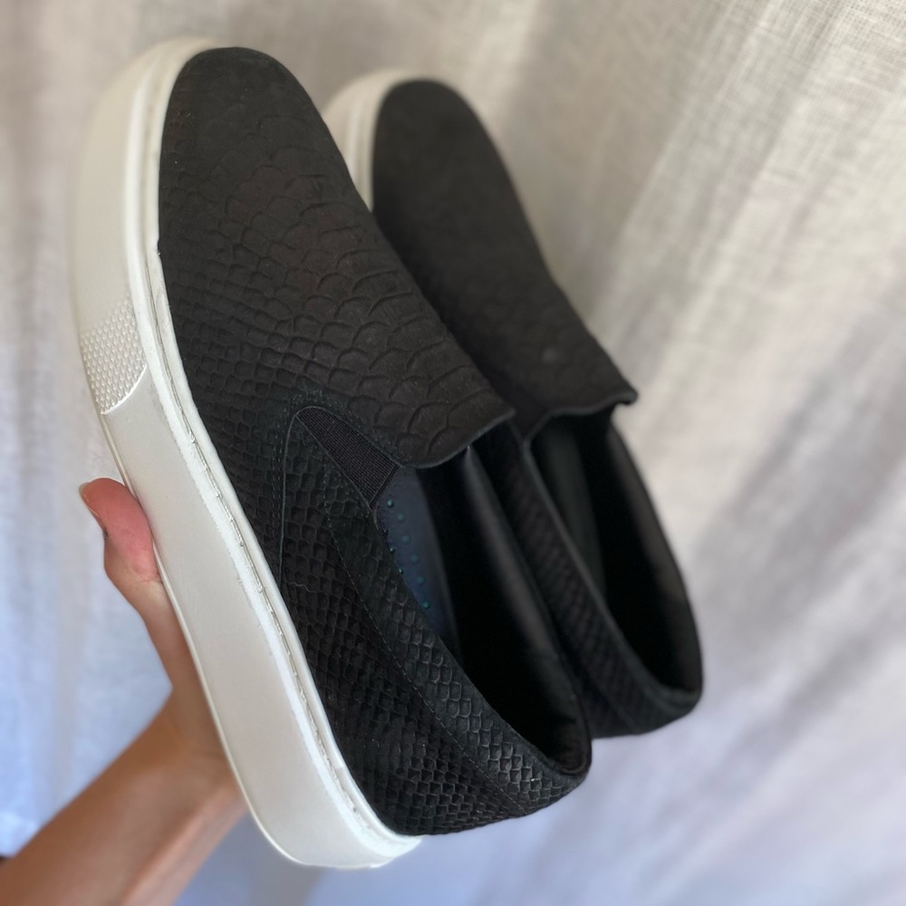 J/SLIDES NYC Suede platform sneaker
